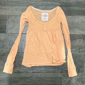 Hollister long sleeve size small